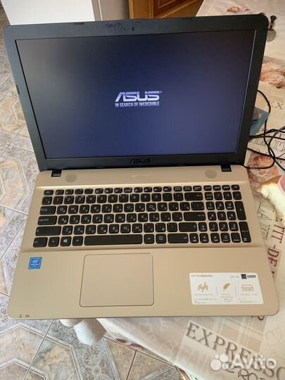 Ноутбук asus