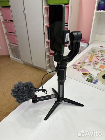 Стабилизатор для съемки Zhiyun Smooth 4