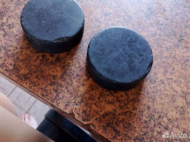 Шайба хоккейная бу