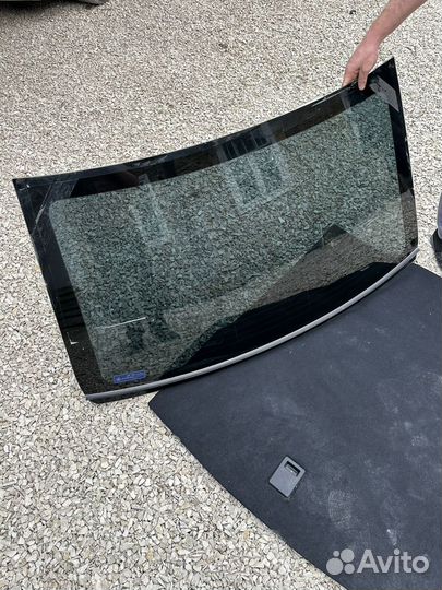 Стекло заднее Mercedes W212