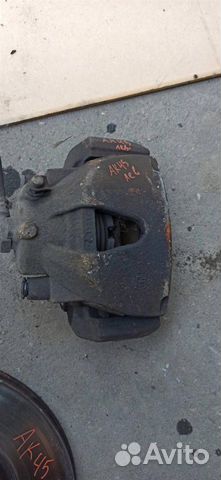 Суппорт передний левый Opel Meriva B 2010