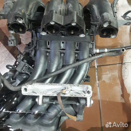 Коллектор впускной Фольксваген Гольф4 1.6 AKL