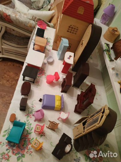 Домик кукольный с мебелью