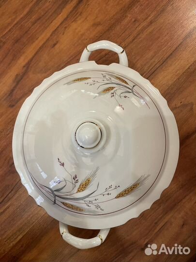 Фарфоровая супница