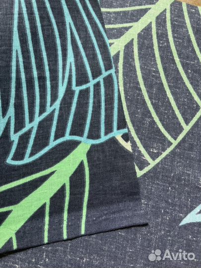 Ткань бязь, синяя с цветными листьями