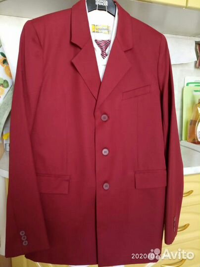 Новый пиджак школьный бордо