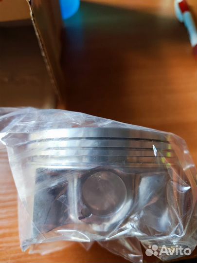 Продам поршень Honda GX390 13101-Z1C-900