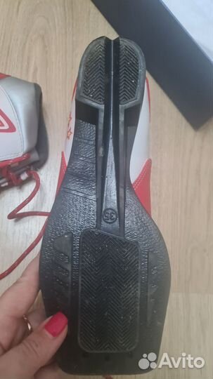 Беговые,пластиковые лыжи с палками,ботинками