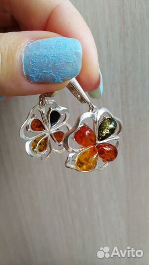 Янтарные украшения