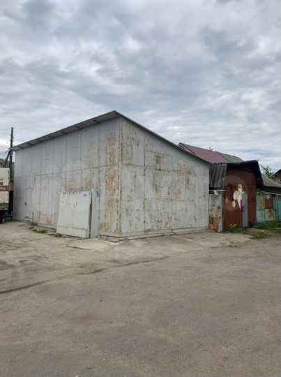 Здание, 300 м²