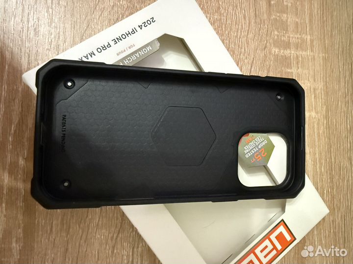 Чехол на iPhone 16 pro max uag