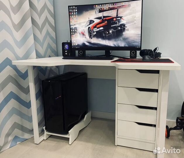 Компьютерный стол
