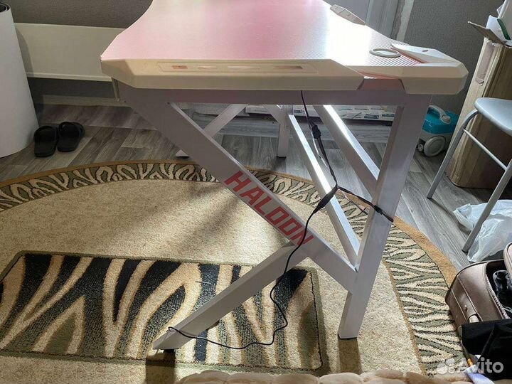 Стол компьютерный игровой