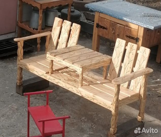 Скамейка деревянная