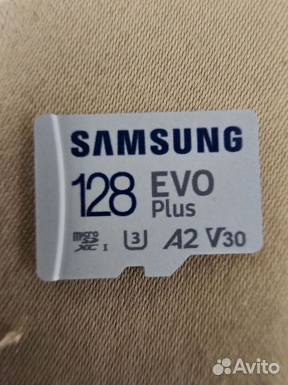 Фотоаппарат Canon 2000d kit