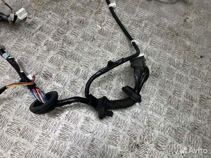 Проводка двери передняя правая Nissan X-Trail T31