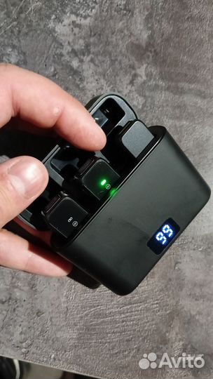 Беспроводной петличный микрофон