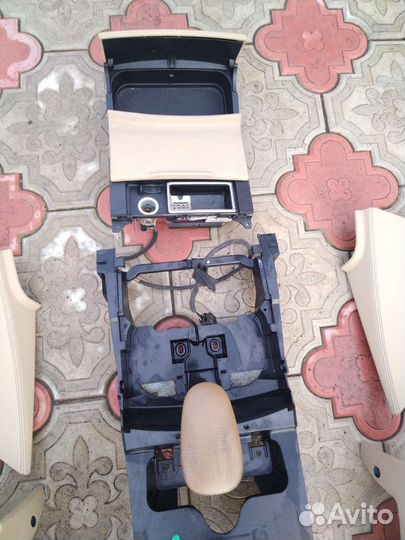 Подлокотник в разбор Мерседес w221