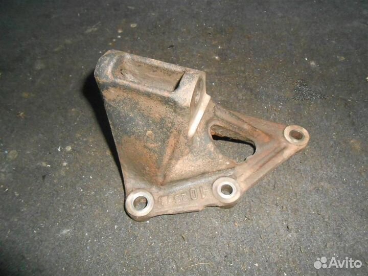 Кронштейн насоса гур Toyota Corolla AE100(91-00)