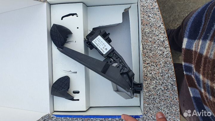 Электронная педаль газа