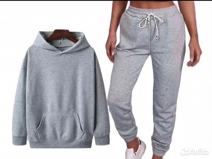Спортивный костюм женский