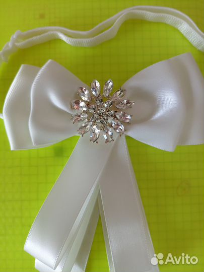 Новый фирменный галстук для школьной блузки