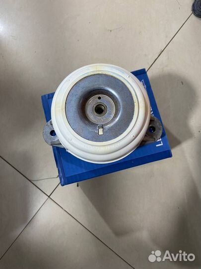 Опора двигателя на Mersedes-Benz