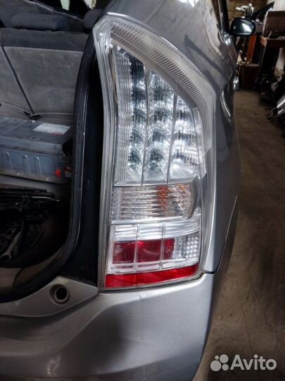 Фонарь в крыло задний правый Toyota Prius хэтчбек