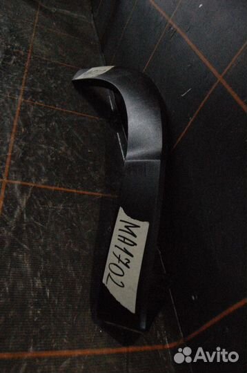 Накладка двери задней правой - Toyota Highlander 3