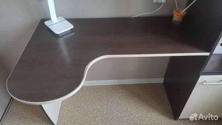 Письменный стол