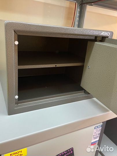 Сейф для денег и документов