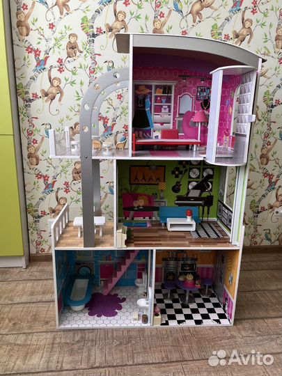 Кукольный домик с мебелью бу