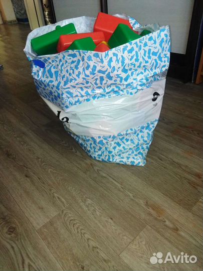 Кубик из Пластмассы