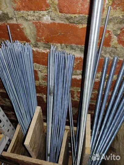 Шпилька резьбовая