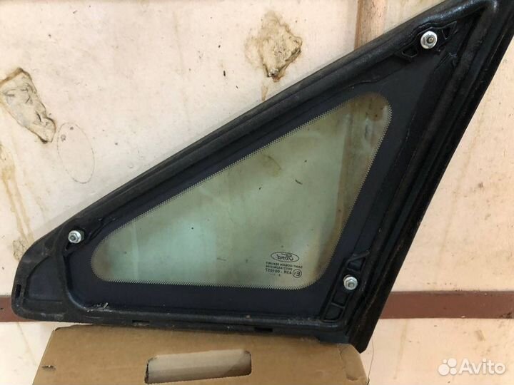 Форточка передняя правая Ford C-max 1