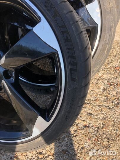 Michelin Pilot Sport 4 S 235/35 R19 91Y