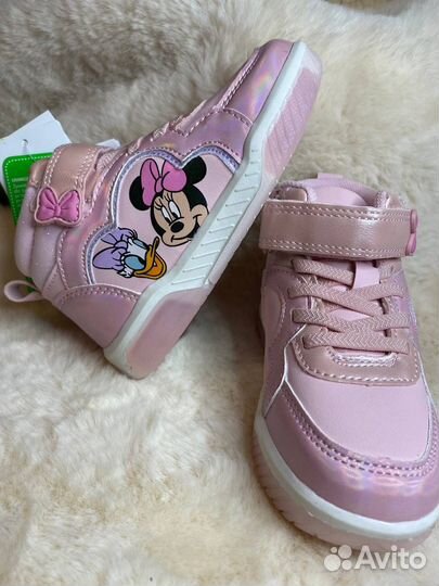 Кроссовки для девочки Минни. Размер 24