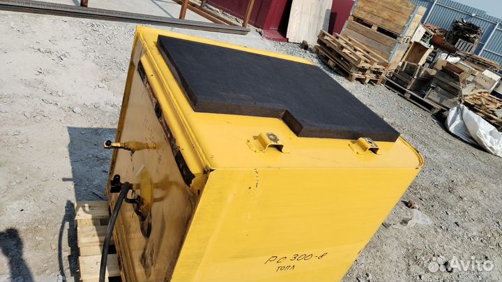 Бак топливный экскаватора Komatsu PC300-8