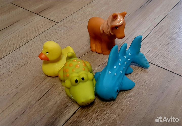 Игрушки для купания в ванной