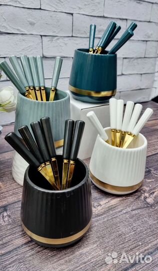 Набор десертных столовых приборов