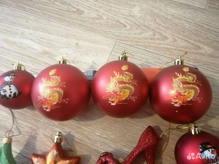 Елочные игрушки и украшения