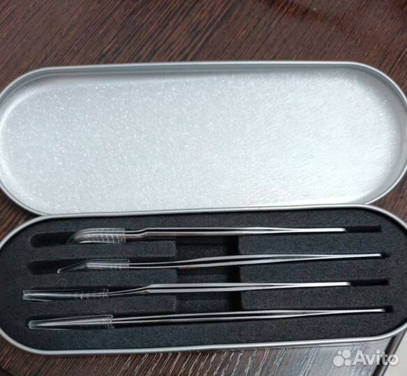Набор пинцетов в футляре. Новый