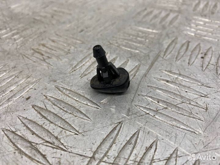 Б/У форсунка омывателя Mazda Demio 1 DW3W B3 1.3 Л