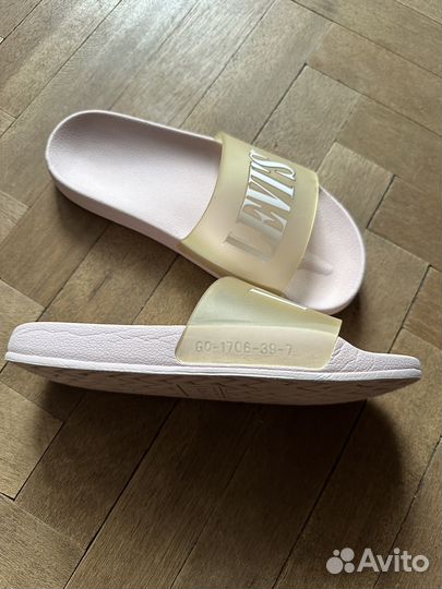 Шлёпанцы levis женские 39