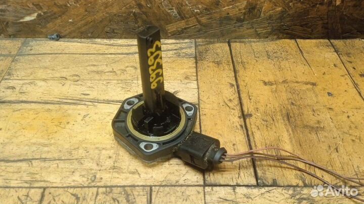 Датчик уровня масла Audi A4 B7 2.0 2007