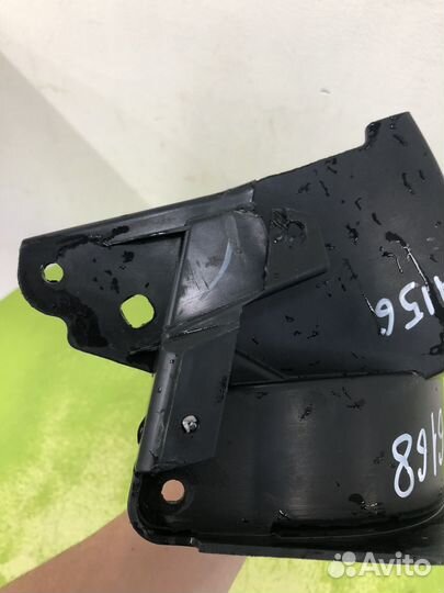 Кронштейн заднего бампера правый A1568861214