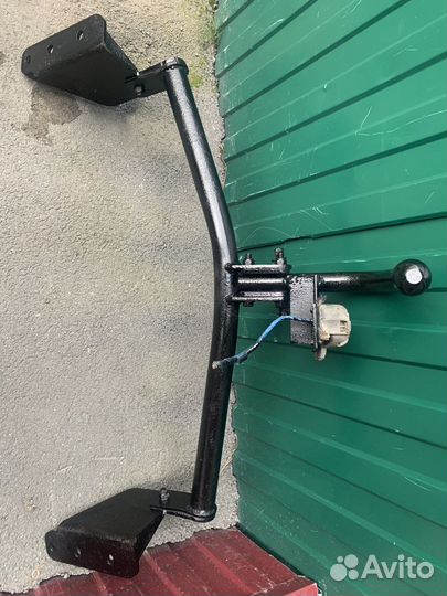 Фаркоп на nissan tiida