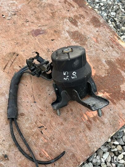 Подушка передней опоры двигателя Toyota Camry v 55