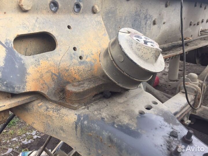 Подушка двигателя передняя правая Scania 5-series