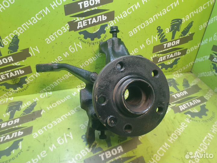 Ступица цапфа кулак передняя правая Volkswagen